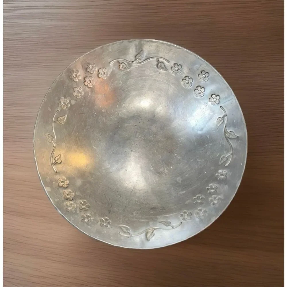 Palmer Smith Aluminum Bowl #230 Floral Design Vintage Hand Crafted 8 1/4